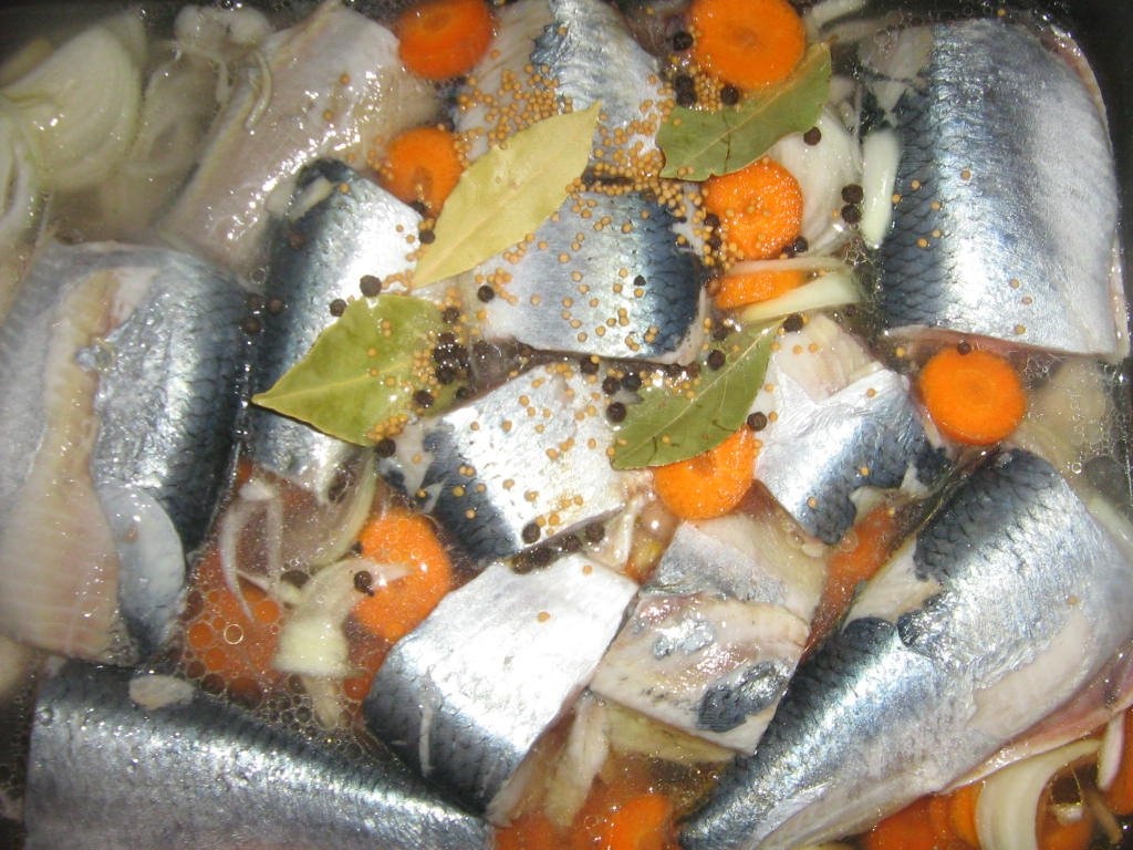 Hering marinat. Reteta simpla de conserva de peste facuta in casa