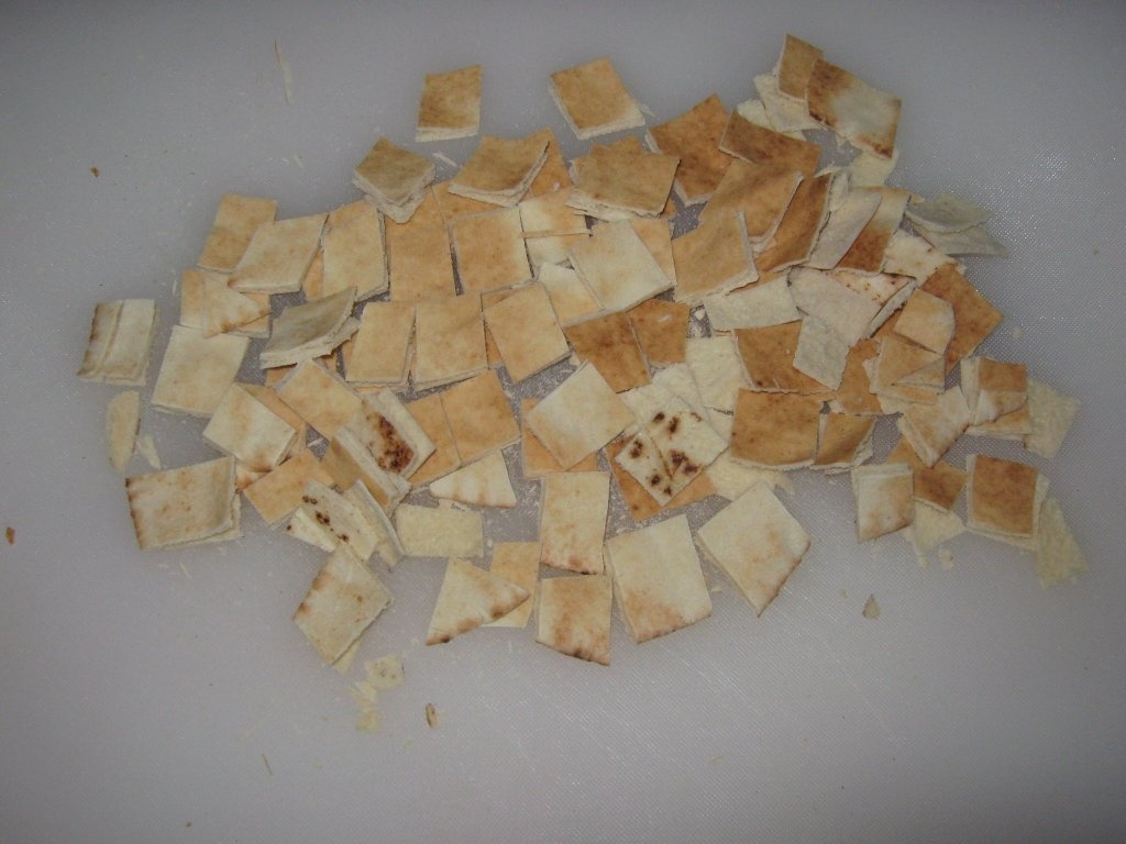 Fatoush -Salata de paine ( specific tarilor arabe)