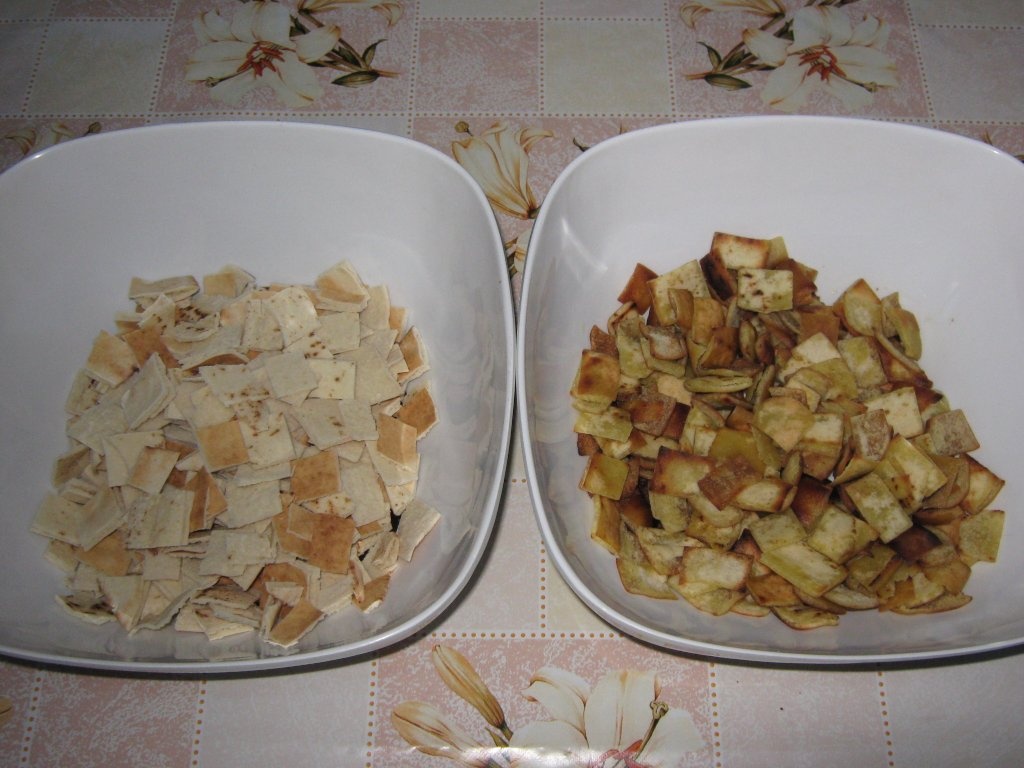 Fatoush -Salata de paine ( specific tarilor arabe)