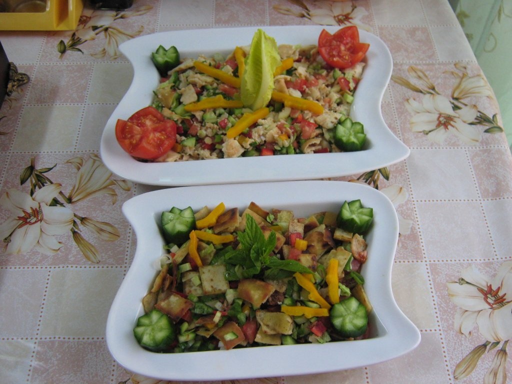 Fatoush -Salata de paine ( specific tarilor arabe)