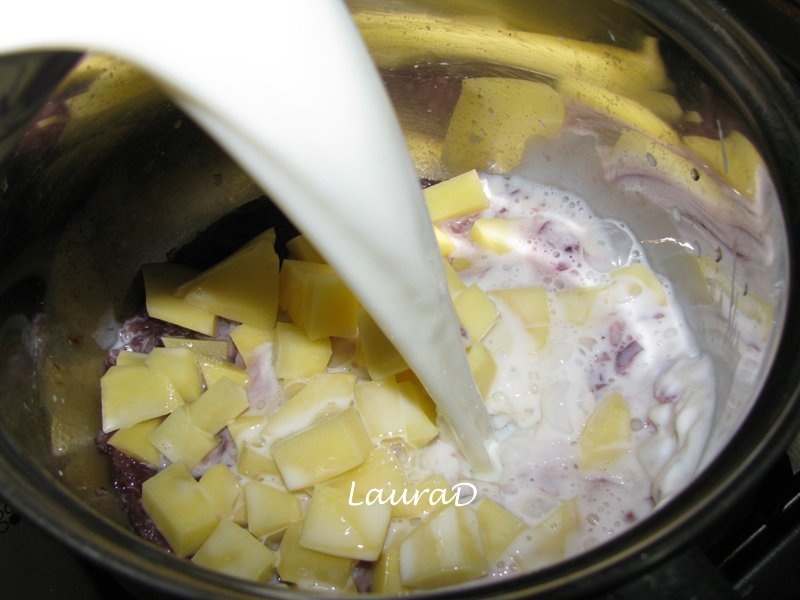 Chowder cu piept de curcan, linte verde si porumb