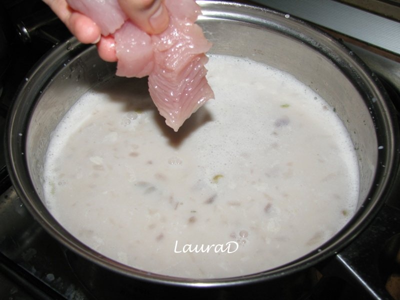 Chowder cu piept de curcan, linte verde si porumb