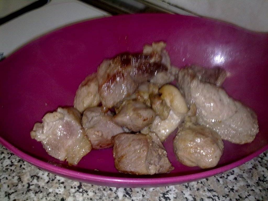 Tocanita cu carnita de porc si cartofi inimosi