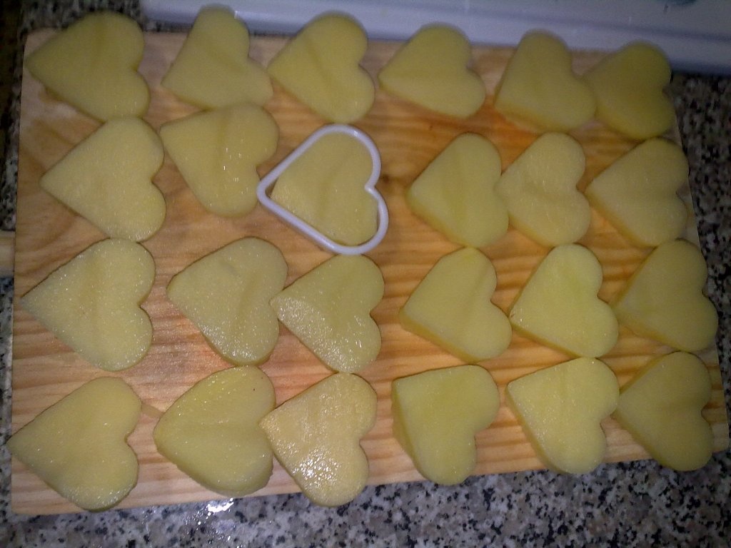 Tocanita cu carnita de porc si cartofi inimosi