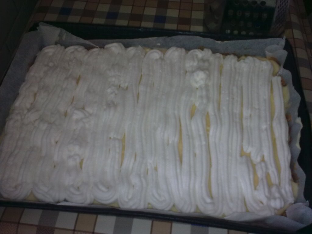 Prajitura cu nuca de cocos si frisca