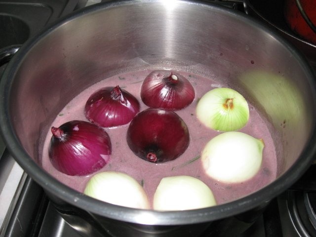 Ceapa fiarta in vin rosu