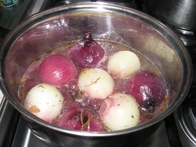 Ceapa fiarta in vin rosu