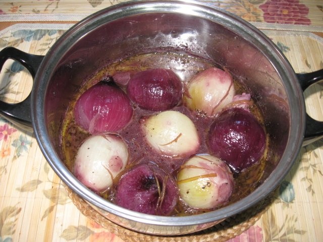 Ceapa fiarta in vin rosu