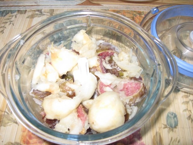 Pere umplute cu inghetata