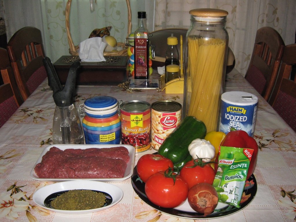 Spaghete cu sos de chilli