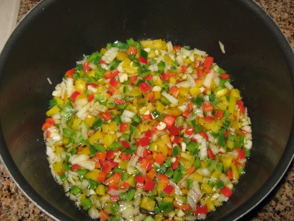 Spaghete cu sos de chilli