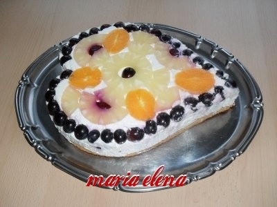 Tort ,,Inimioara cu fructe,,