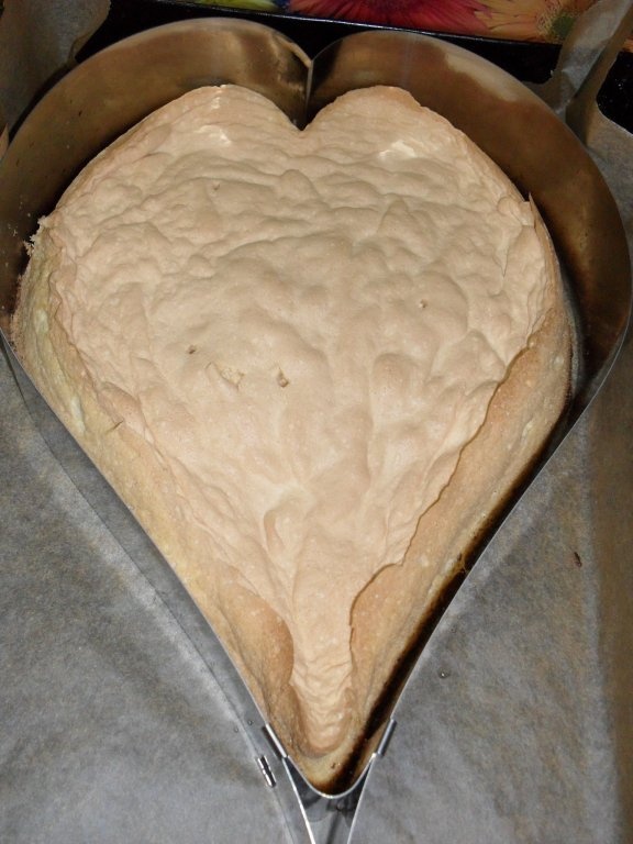 Tort ,,Inimioara cu fructe,,