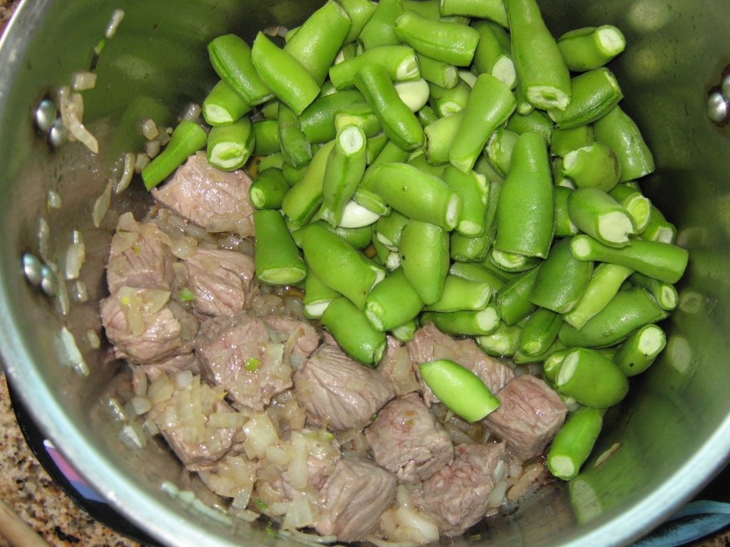 Supa de bob verde cu carne de vita si iaurt-specific tarilor arabe