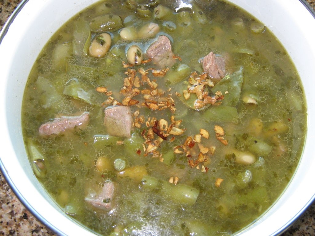 Supa de bob verde cu carne de vita si iaurt-specific tarilor arabe