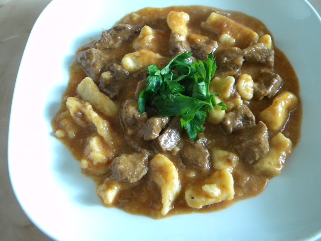 Papricas din carne de manzat