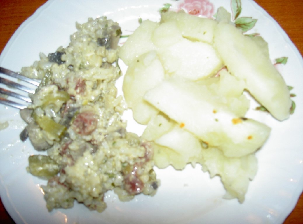 ciupercute cu orez si  cartofi nature