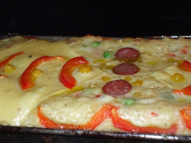 Chec de cascaval cu cabanos si oua