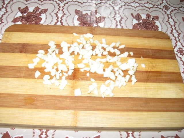 Cartofi prajiti cu sos de rosii si tarhon