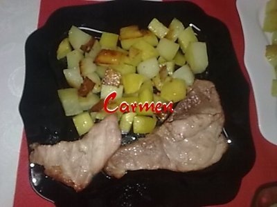 Friptura de porc cu cartofi prajiti