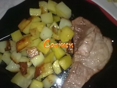 Friptura de porc cu cartofi prajiti