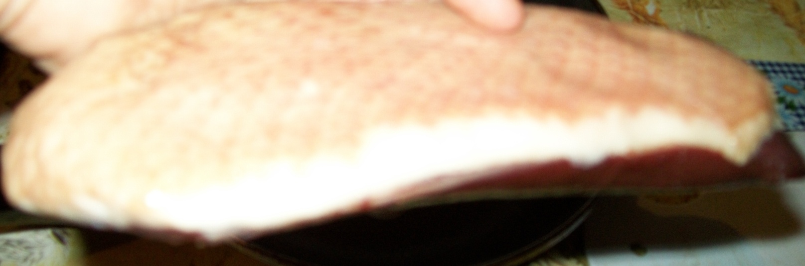 Piept de gasca afumat cu varza caramelizata,