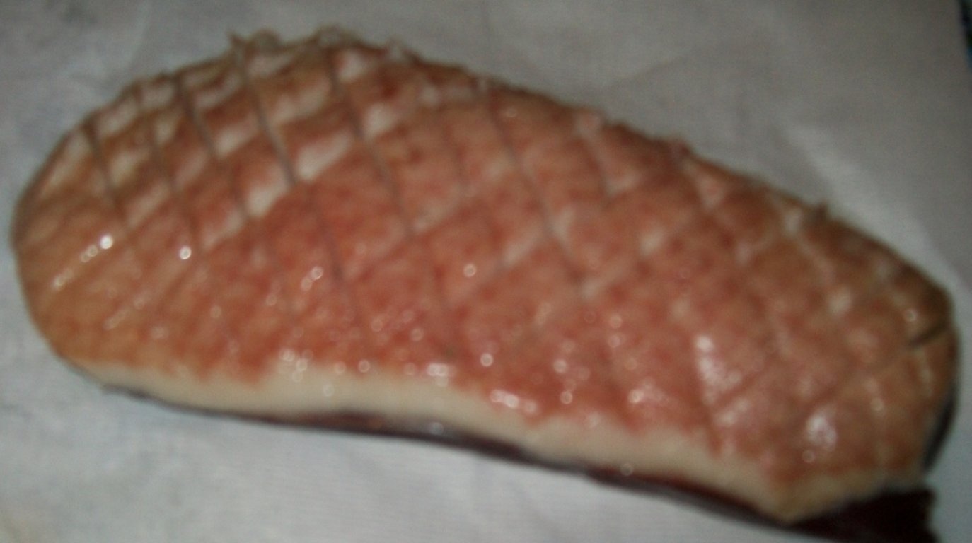 Piept de gasca afumat cu varza caramelizata,