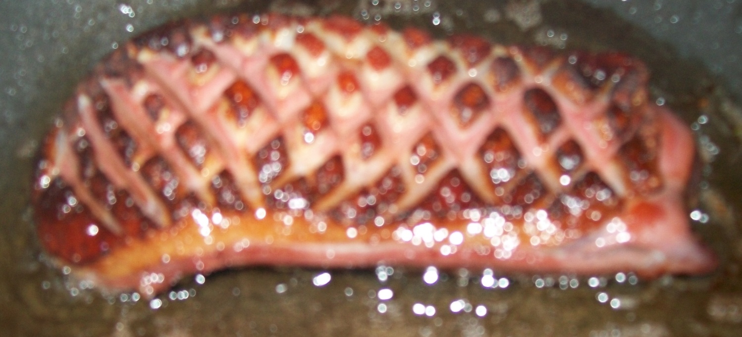 Piept de gasca afumat cu varza caramelizata,