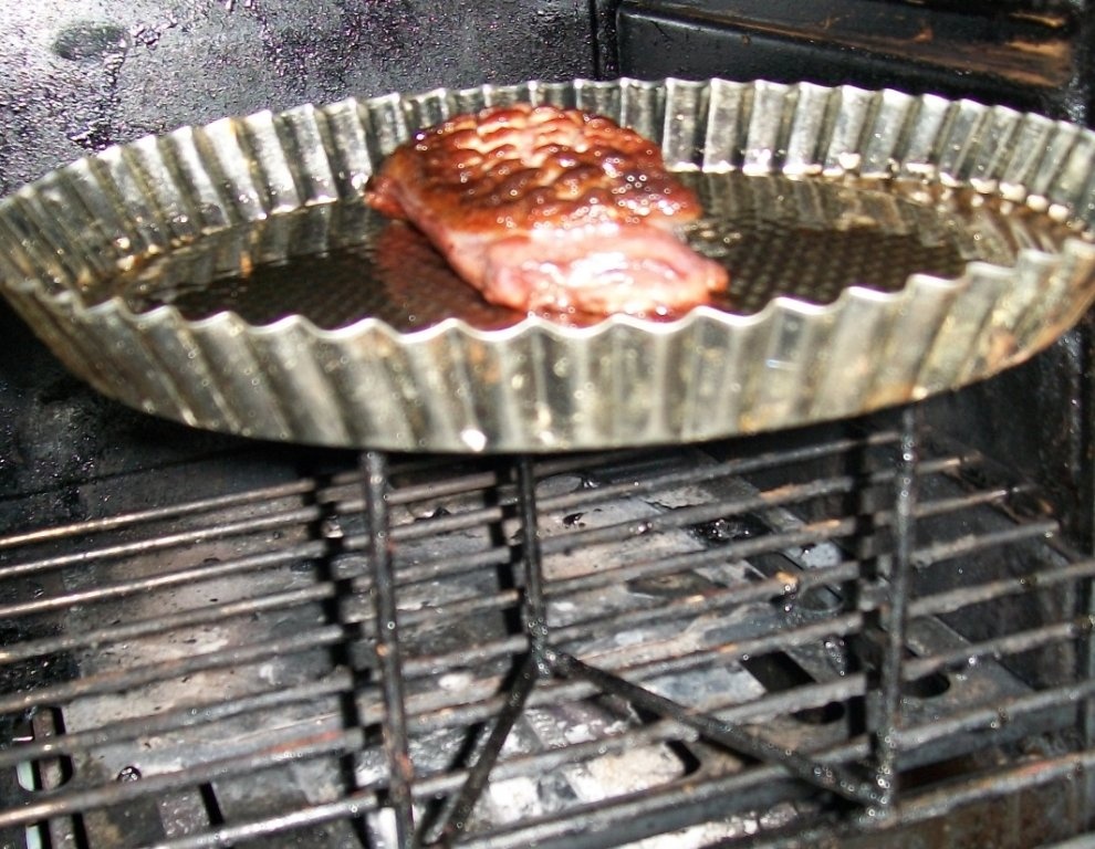 Piept de gasca afumat cu varza caramelizata,