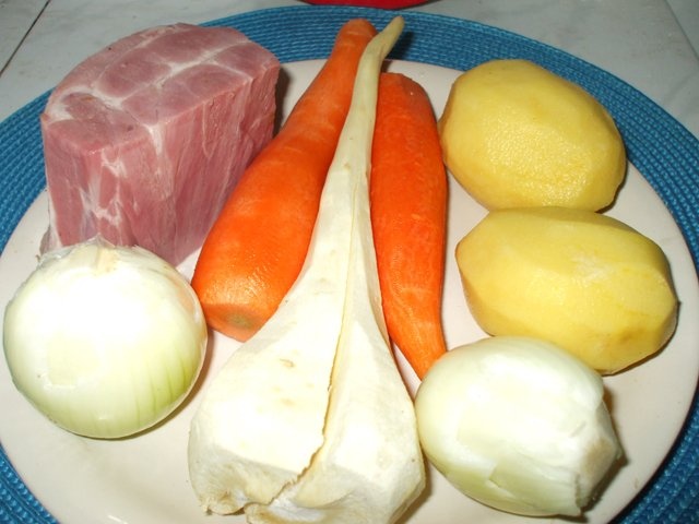 Bors taranesc cu carne afumata