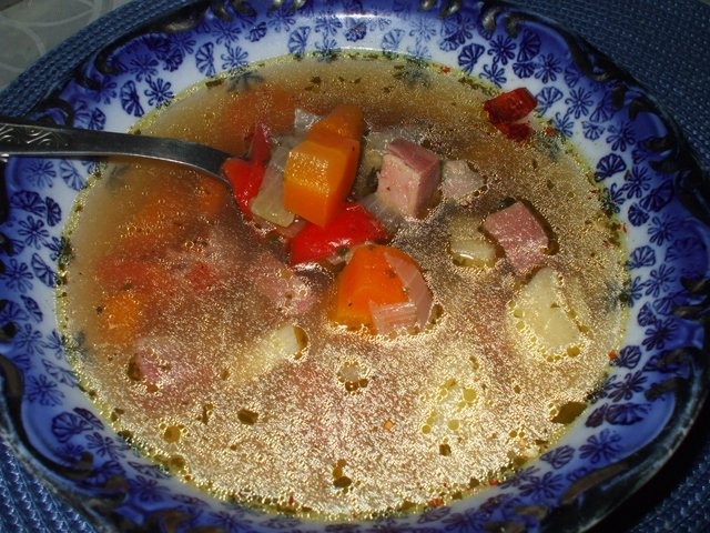 Bors taranesc cu carne afumata