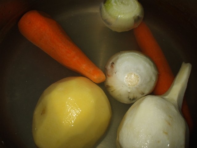 Supa crema de ciuperci cu perisoare