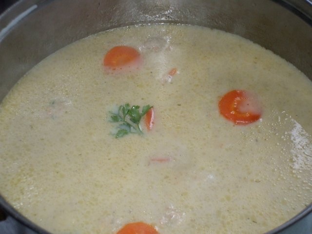 Supa crema de ciuperci cu perisoare