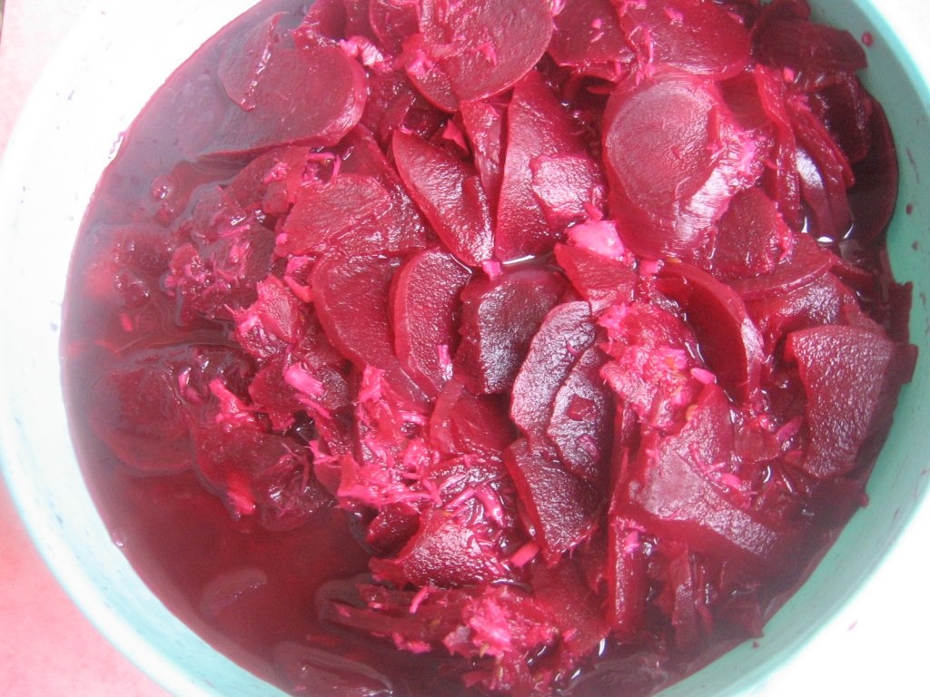 Salata de sfecla rosie