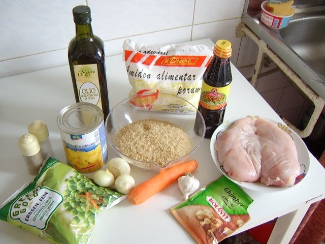 Pui cu ananas si Rizi-bizi