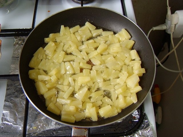 Pui cu ananas si Rizi-bizi