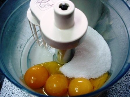 Tort cu două creme de ciocolată