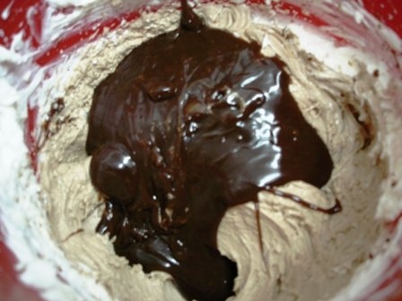 Tort cu două creme de ciocolată