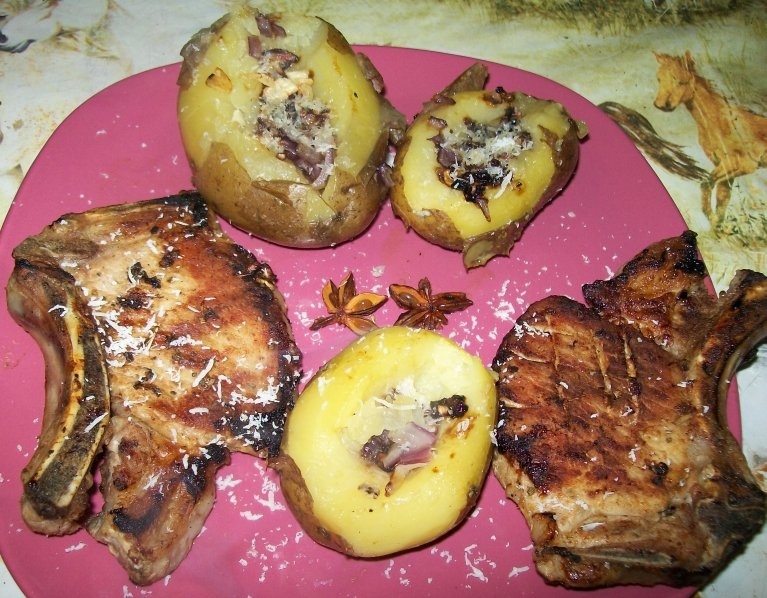 Cotlet de Porc  cu Cartofi umpluti