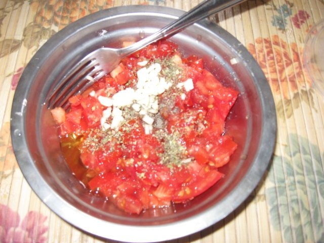 Sos de rosii cu busuioc