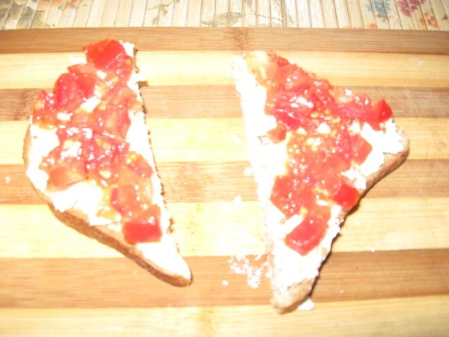 Sos de rosii cu busuioc