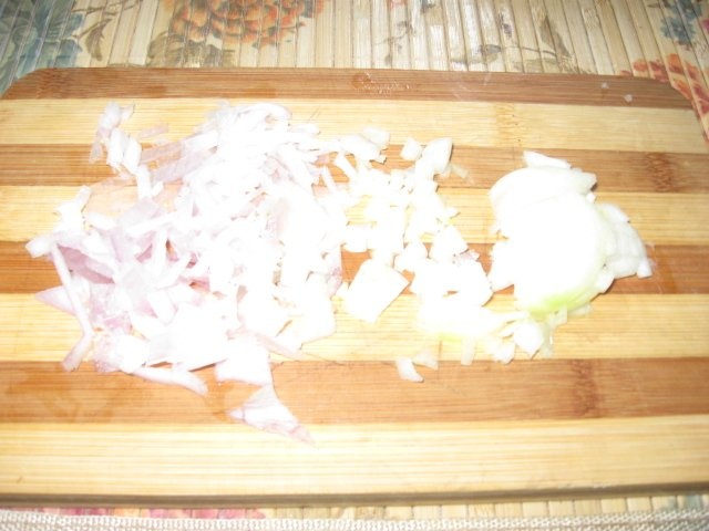 Salata de vitel cu castraveciori acri si maioneza