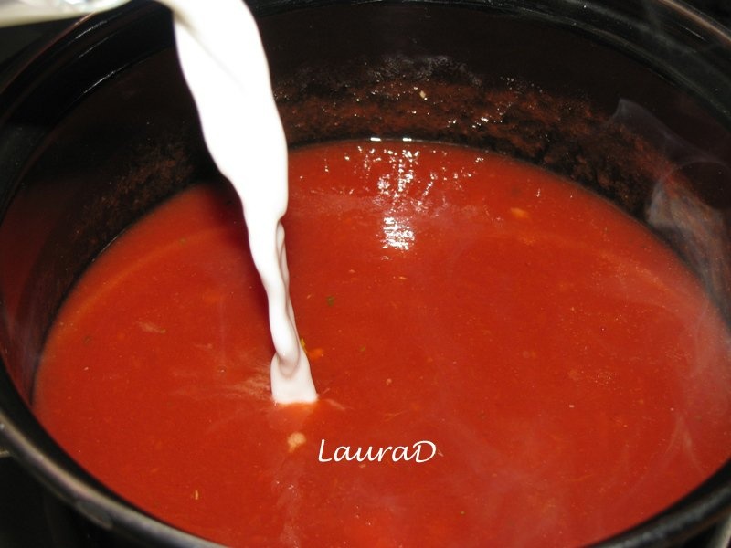 Piure de conopida cu spanac si sos de tomate