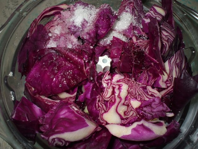 Salata de varza rosie