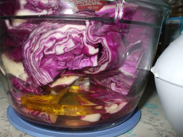 Salata de varza rosie