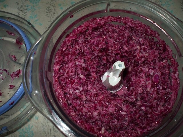 Salata de varza rosie