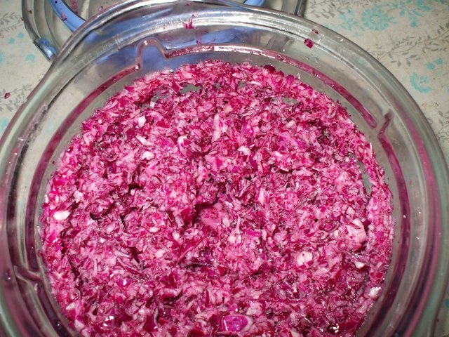 Salata de varza rosie