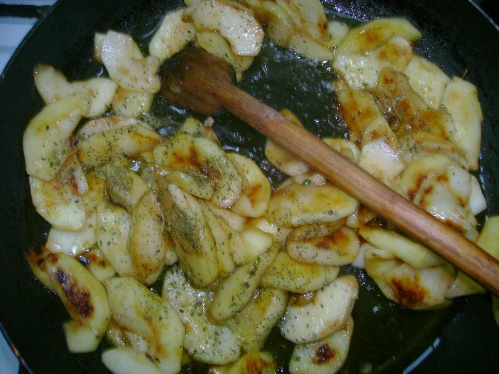 Sos de mere cu busuioc