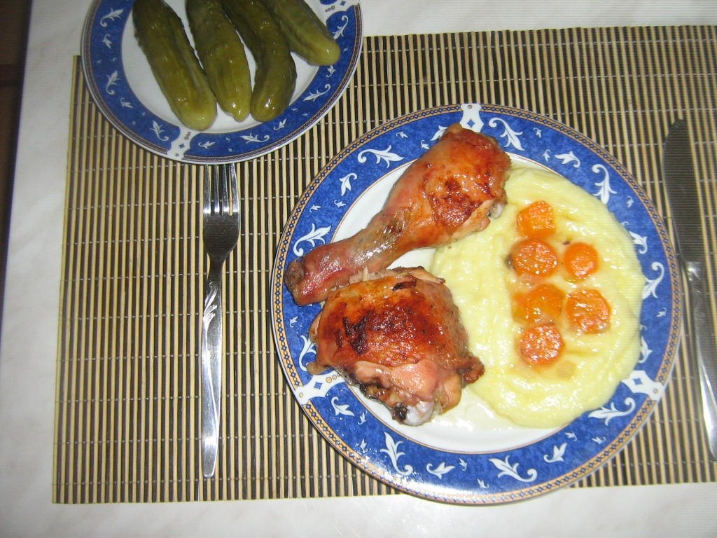 Pui la cuptor cu piure de cartofi