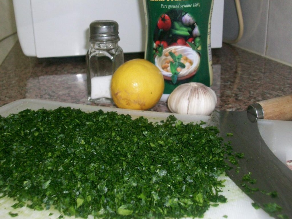 Baqdonisie(specific arab).Salata de patrunjel
